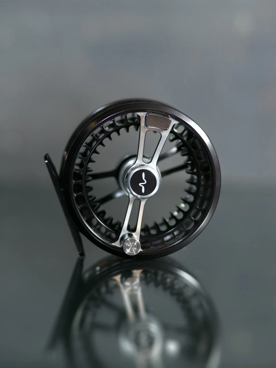 Guideline Fario LW Antracite Fliegenrolle 4 Guideline Fario LW Antracite Fliegenrolle – Bild 2